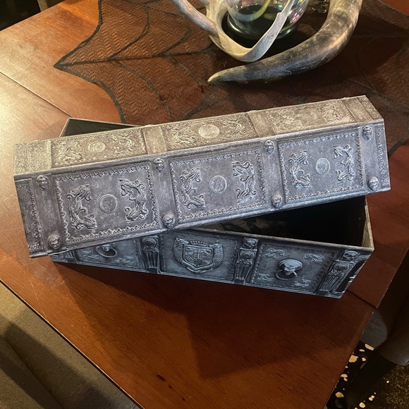 Nosferatu Popcorn Casket Coffin NWT Goth Dark Academia Vampire Dracula Victorian - Picture 1 of 11